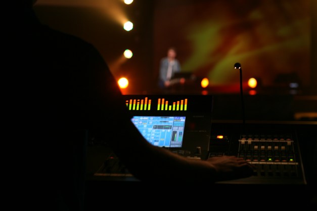 Mixing Amplify with Yamaha M7